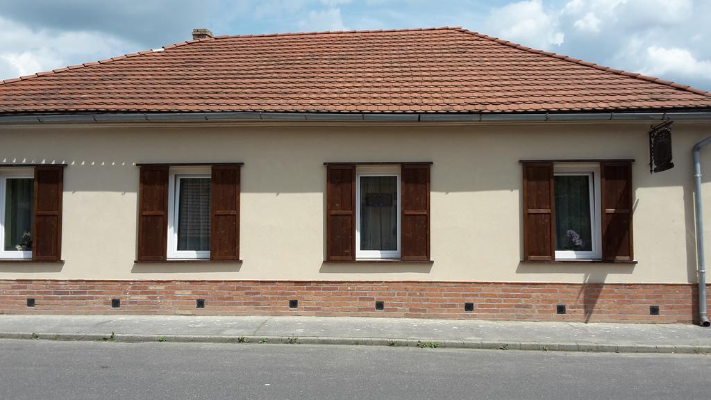 Reka Vendeghaz Hotel Tokaj Buitenkant foto